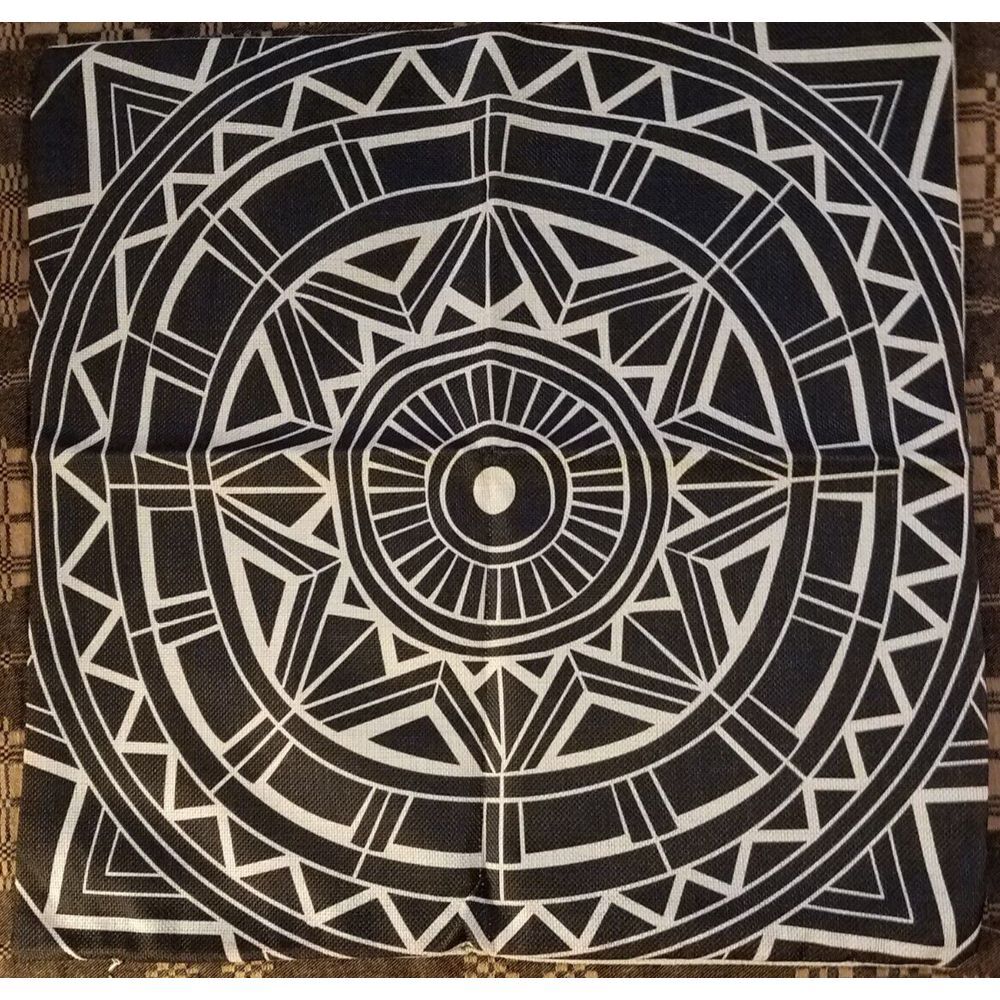 Geometric Design Burlap Pillow Cover 17"‎ X 17 "  Black & White Zip opening New